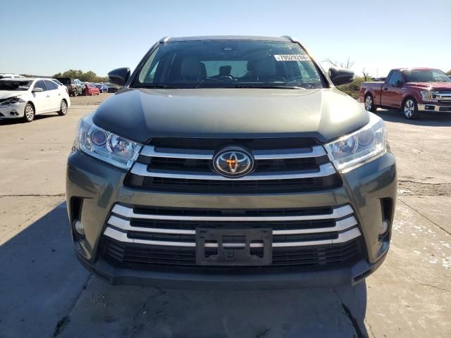 2017 Toyota Highlander SE