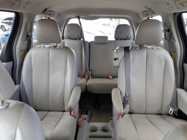 2014 Toyota Sienna LE