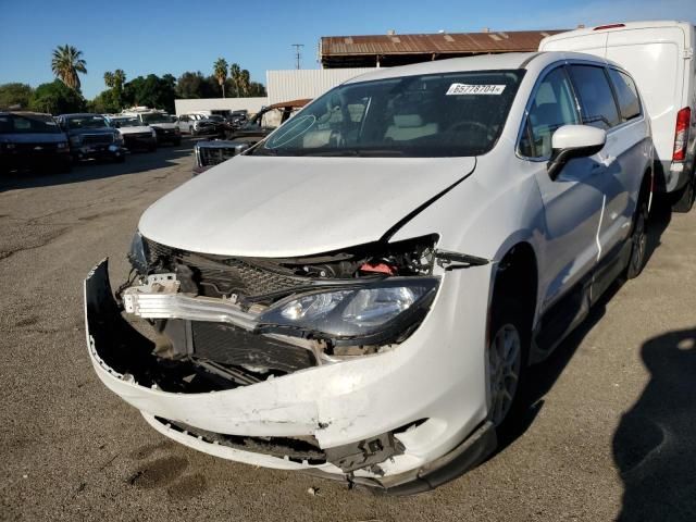 2022 Chrysler Voyager LX