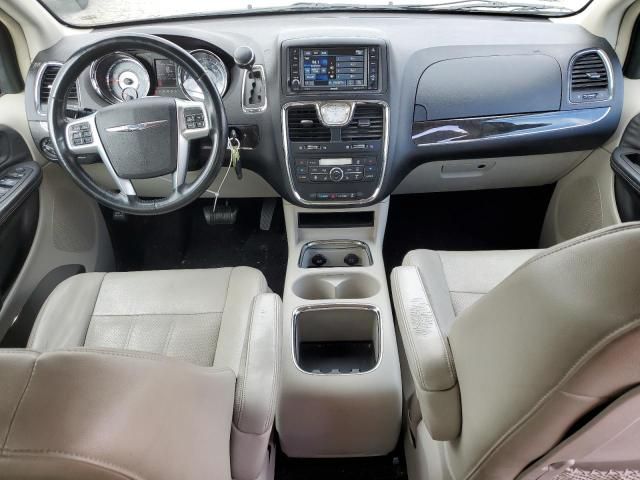 2013 Chrysler Town & Country Touring L