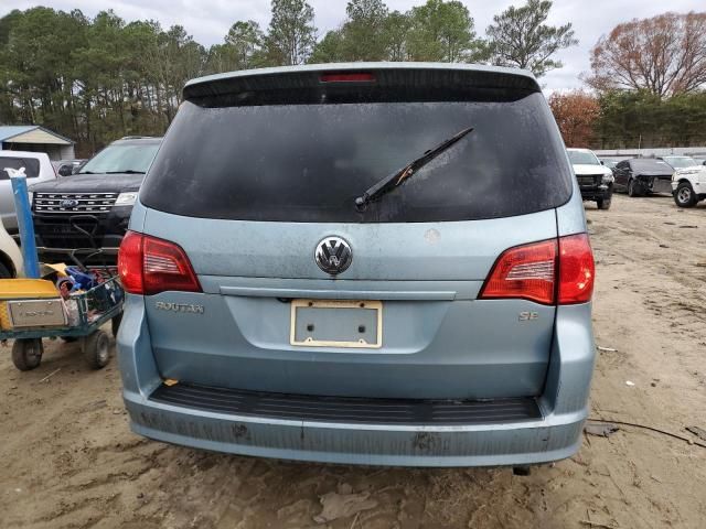 2010 Volkswagen Routan SE