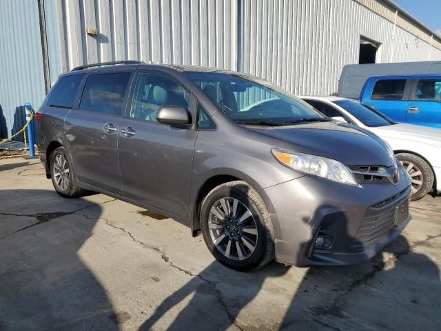 2018 Toyota Sienna XLE