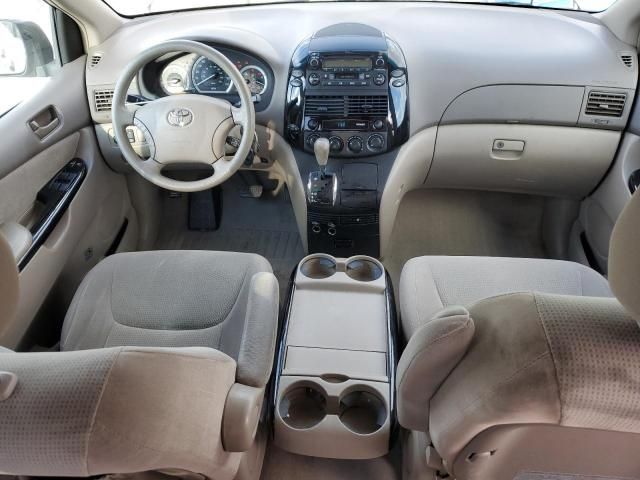 2004 Toyota Sienna CE