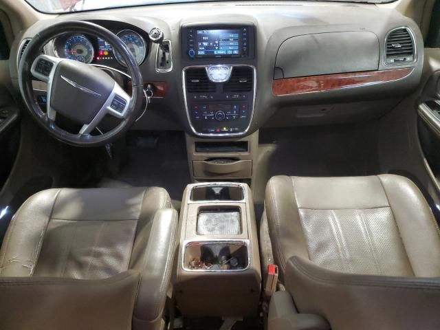 2014 Chrysler Town & Country Touring L