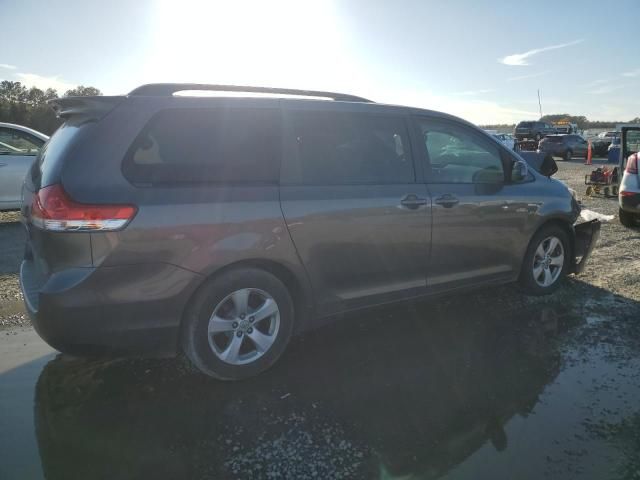 2013 Toyota Sienna LE