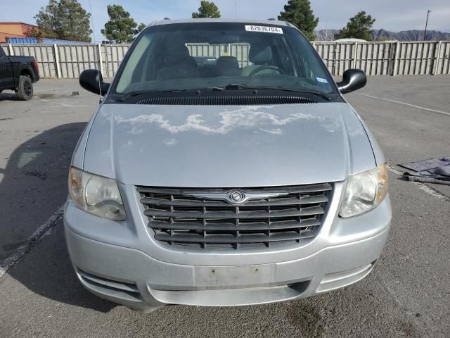 2007 Chrysler Town & Country LX