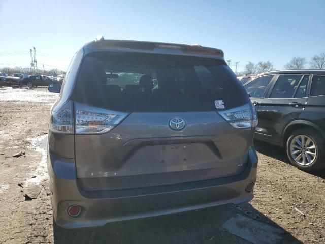 2015 Toyota Sienna Sport