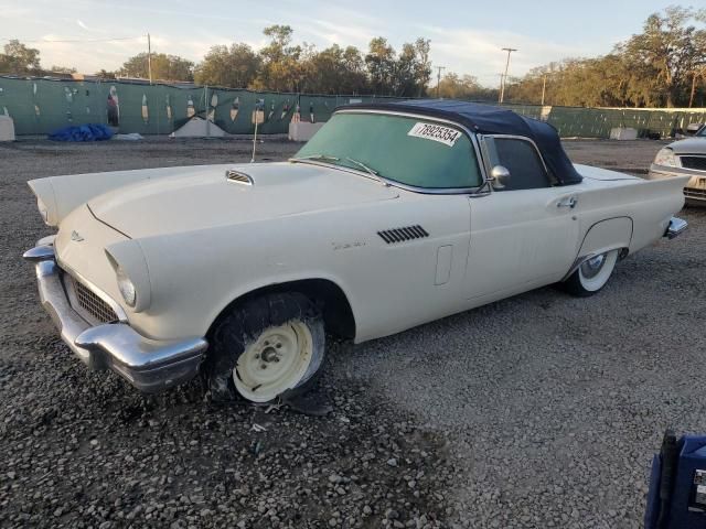 1957 Ford Thunderbird