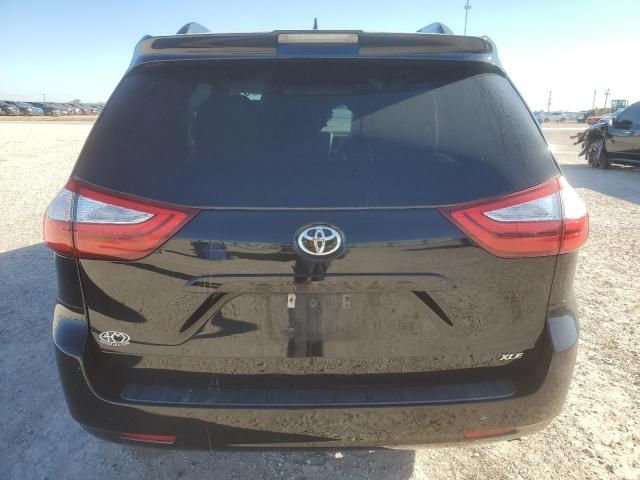 2019 Toyota Sienna XLE