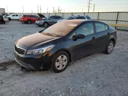 KIA Vehiculos salvage en venta: 2017 KIA Forte LX