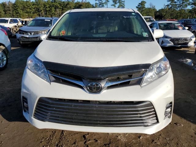 2019 Toyota Sienna XLE