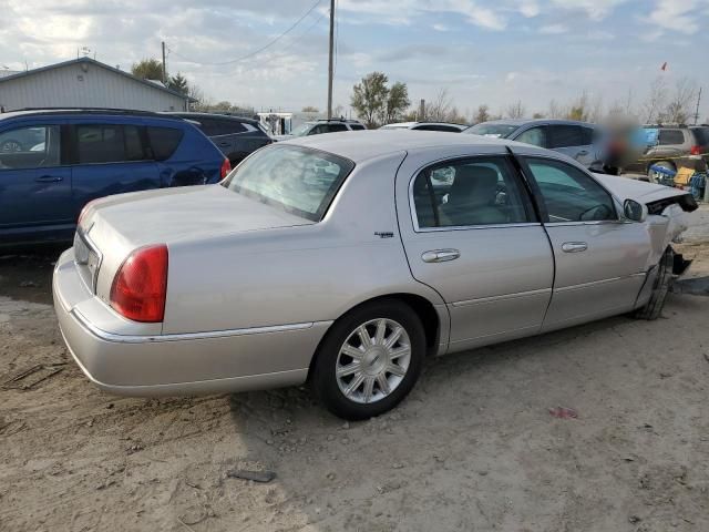 2011 Lincoln Town Car Signature Limited