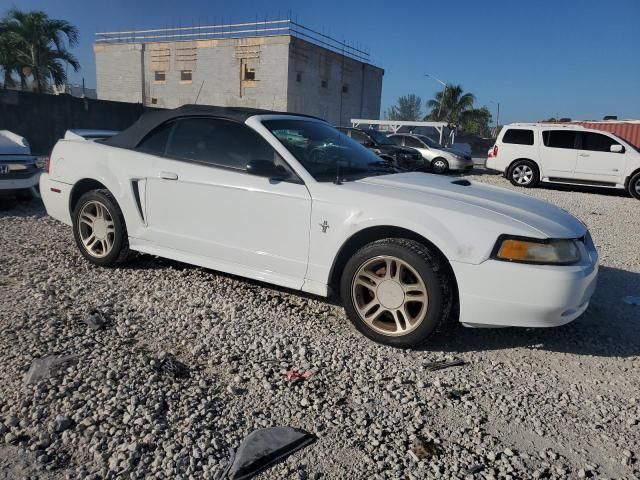 2000 Ford Mustang