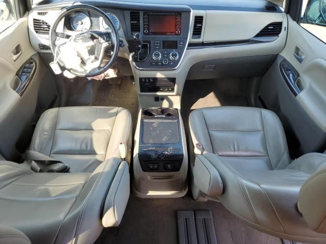 2018 Toyota Sienna XLE