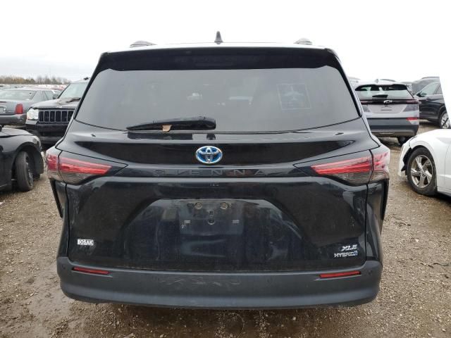 2022 Toyota Sienna XLE