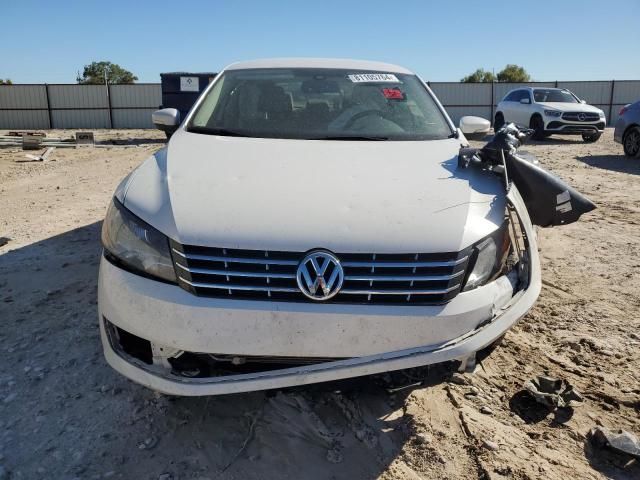 2015 Volkswagen Passat SE