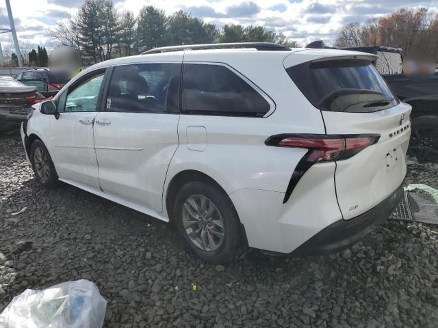 2022 Toyota Sienna XLE