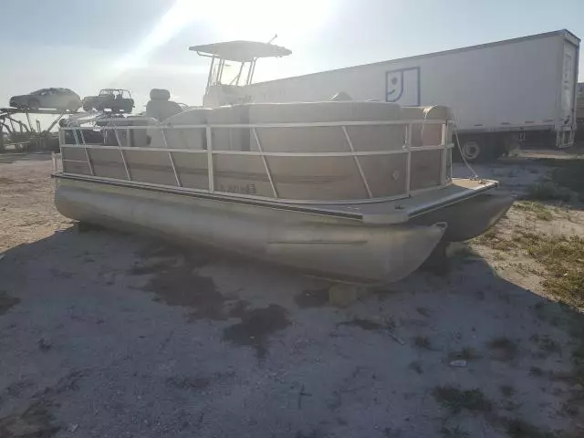 2016 Bentley Pontoon