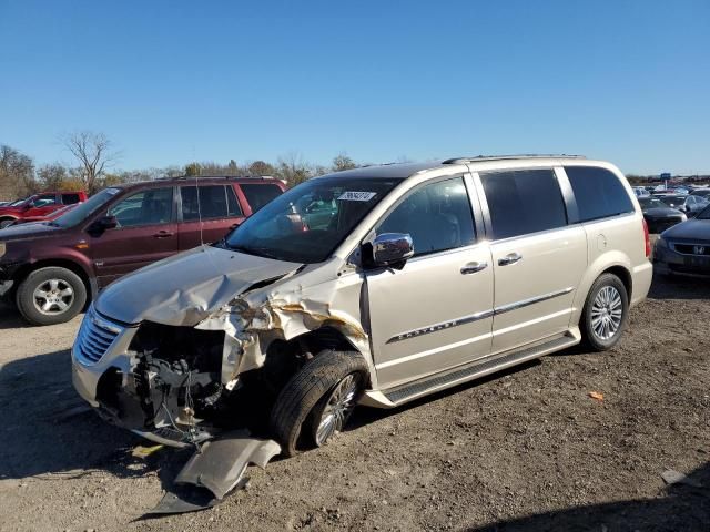 2014 Chrysler Town & Country Touring L