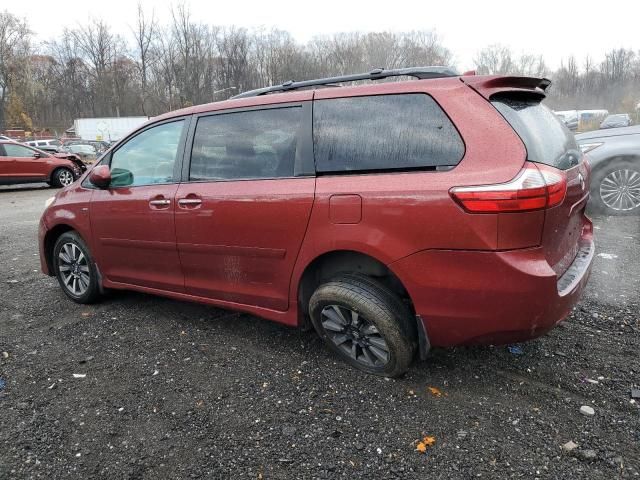 2018 Toyota Sienna XLE