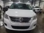 2013 Volkswagen Routan SE