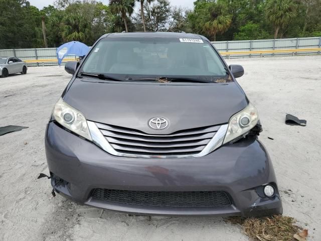 2016 Toyota Sienna XLE