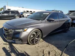 Carros salvage sin ofertas aún a la venta en subasta: 2018 Honda Accord Sport