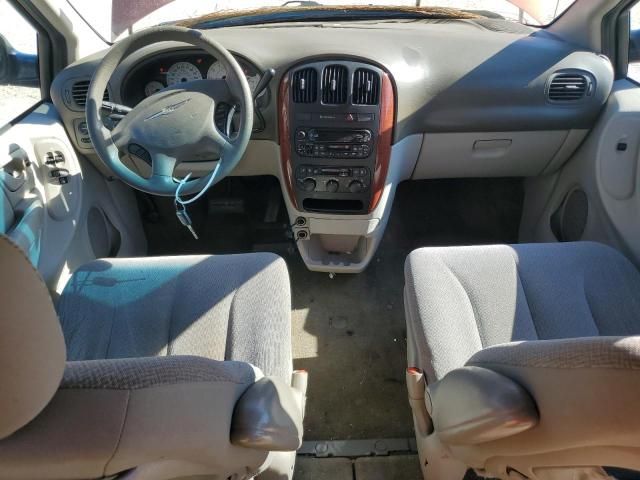 2006 Chrysler Town & Country LX