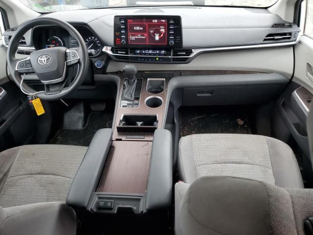 2021 Toyota Sienna LE