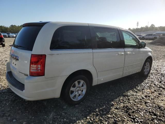 2010 Chrysler Town & Country LX