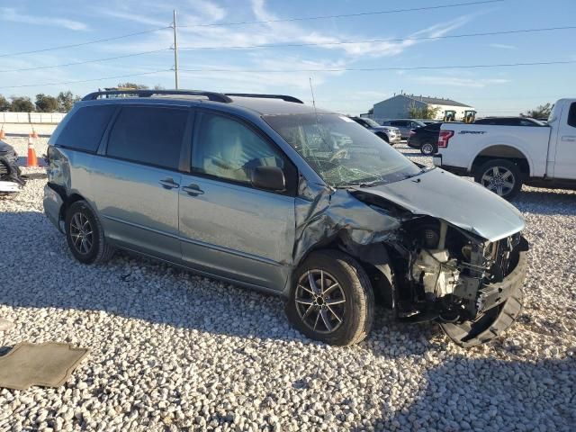 2005 Toyota Sienna CE