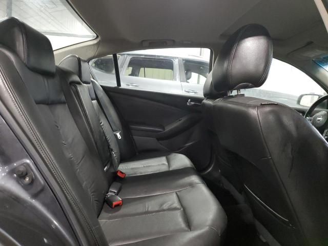 2010 Nissan Altima Base