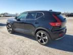 2022 Volvo XC40 T5 Momentum