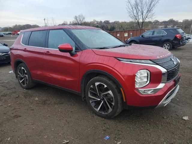 2024 Mitsubishi Outlander SE