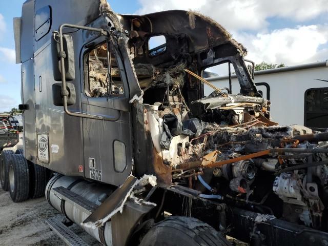 2006 Freightliner Conventional Columbia