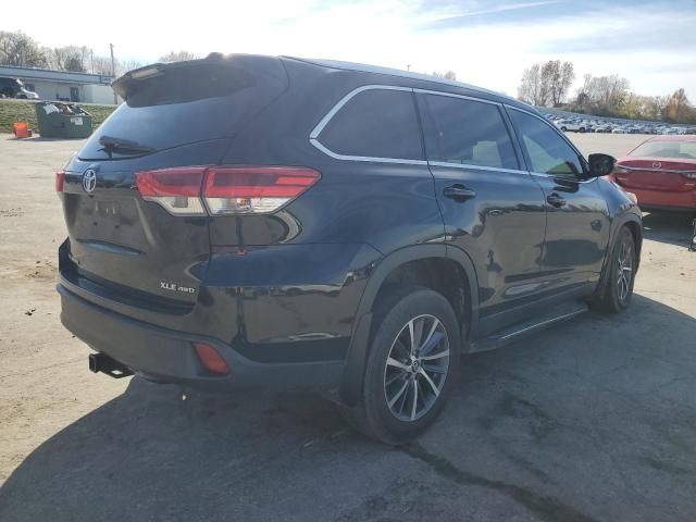 2019 Toyota Highlander SE