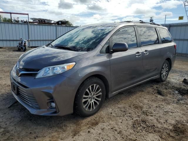 2020 Toyota Sienna XLE