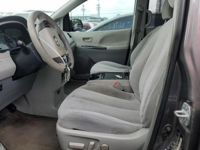 2014 Toyota Sienna LE