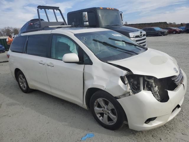 2016 Toyota Sienna XLE