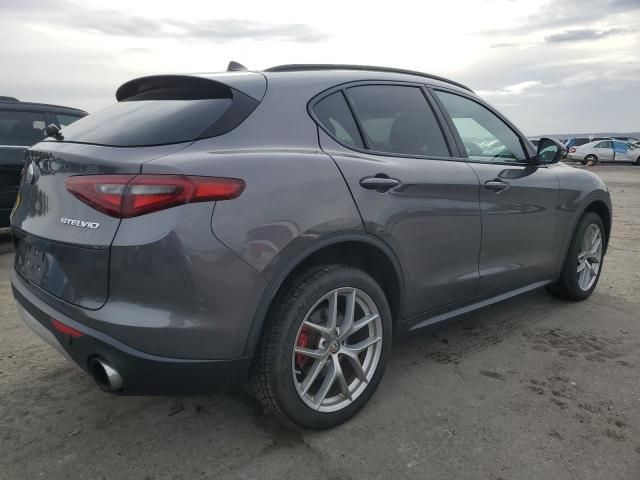 2018 Alfa Romeo Stelvio Sport