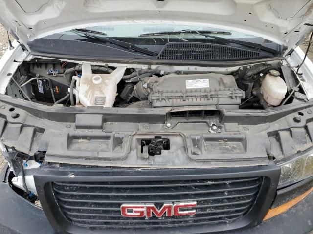 2023 GMC Savana Cutaway G3500