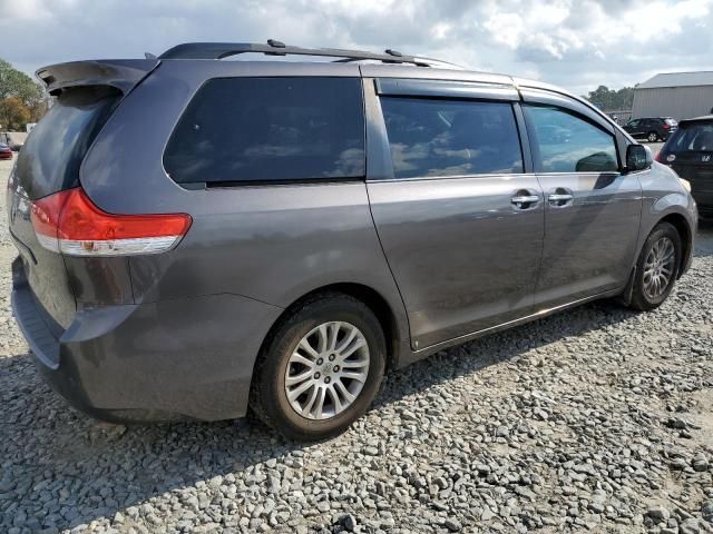 2012 Toyota Sienna XLE