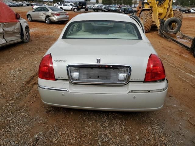 2004 Lincoln Town Car Executive