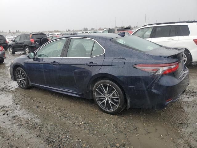 2022 Toyota Camry SE