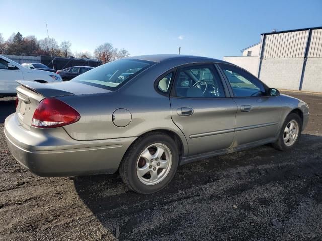 2004 Ford Taurus SE