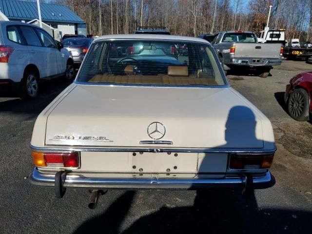 1972 Mercedes-Benz 220D