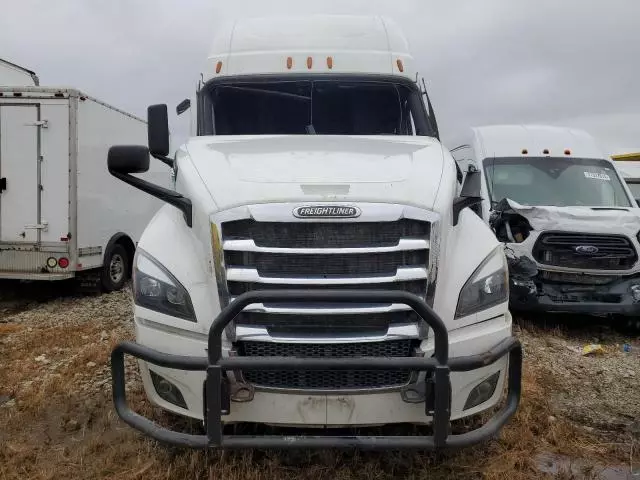 2021 Freightliner Cascadia 126