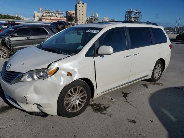 2015 Toyota Sienna XLE