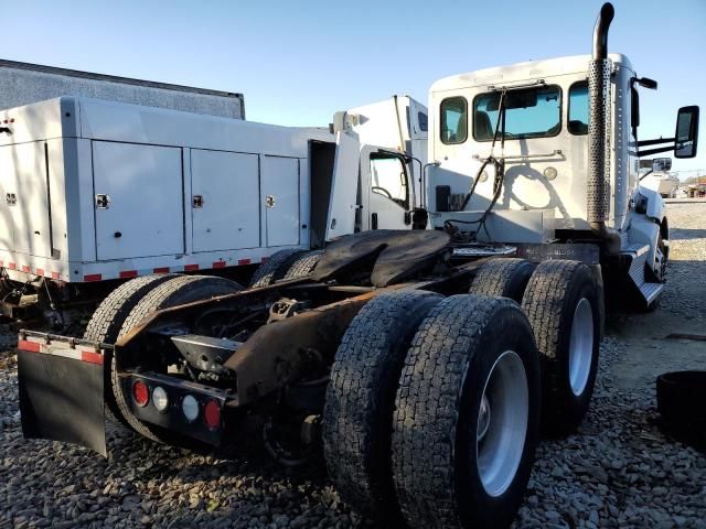 2015 Kenworth Construction T680