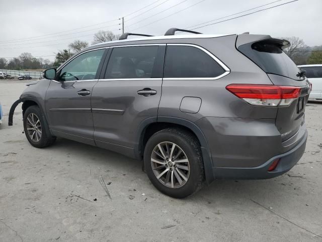 2017 Toyota Highlander SE